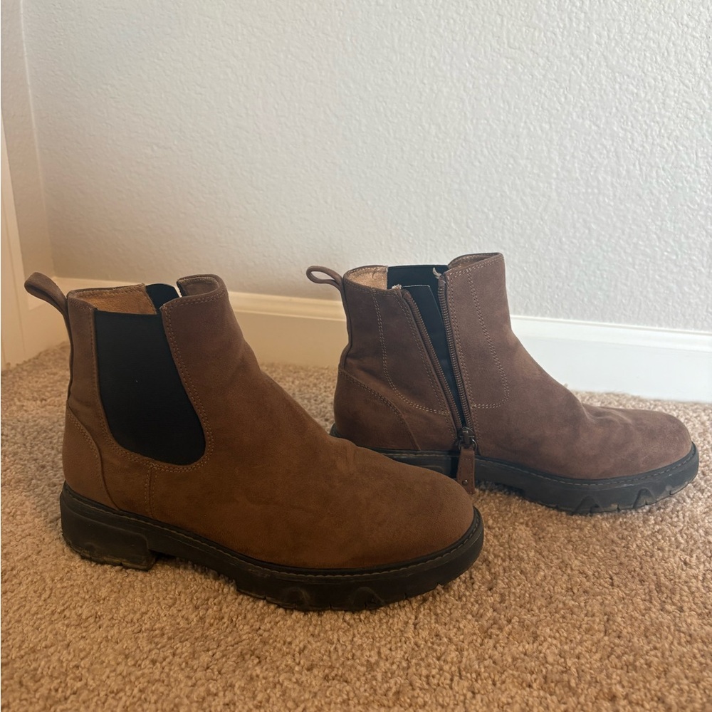 Dr. Scholl’s Women’s Brown Suede Chelsea Boots